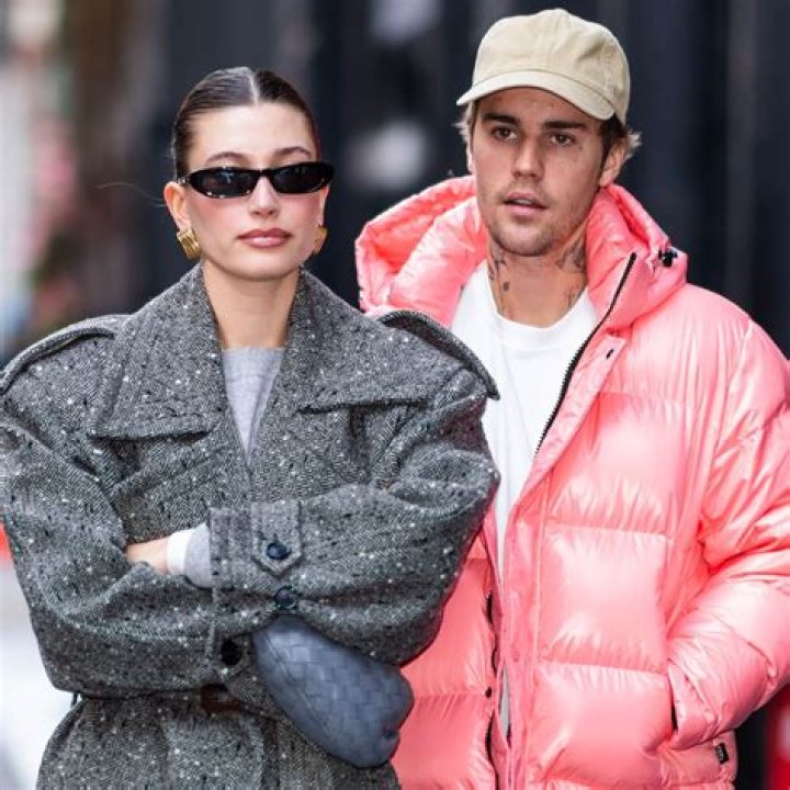 Justin Bieber, Hailey Bieber and Kendall Jenner leave after dinner at NOBU Pictured: Hailey Bieber Ref: SPL5506674 291122 NON-EXCLUSIVE Picture by: SplashNews.com Splash News and Pictures USA: +1 310-525-5808 London: +44 (0)20 8126 1009 Berlin: +49 175 3764 166 World Rights