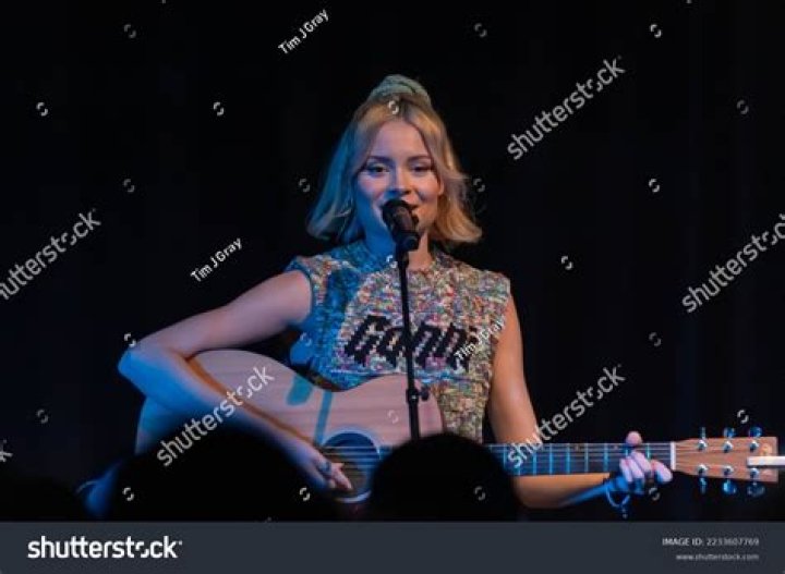 Nina Nesbitt Nina Nesbitt
