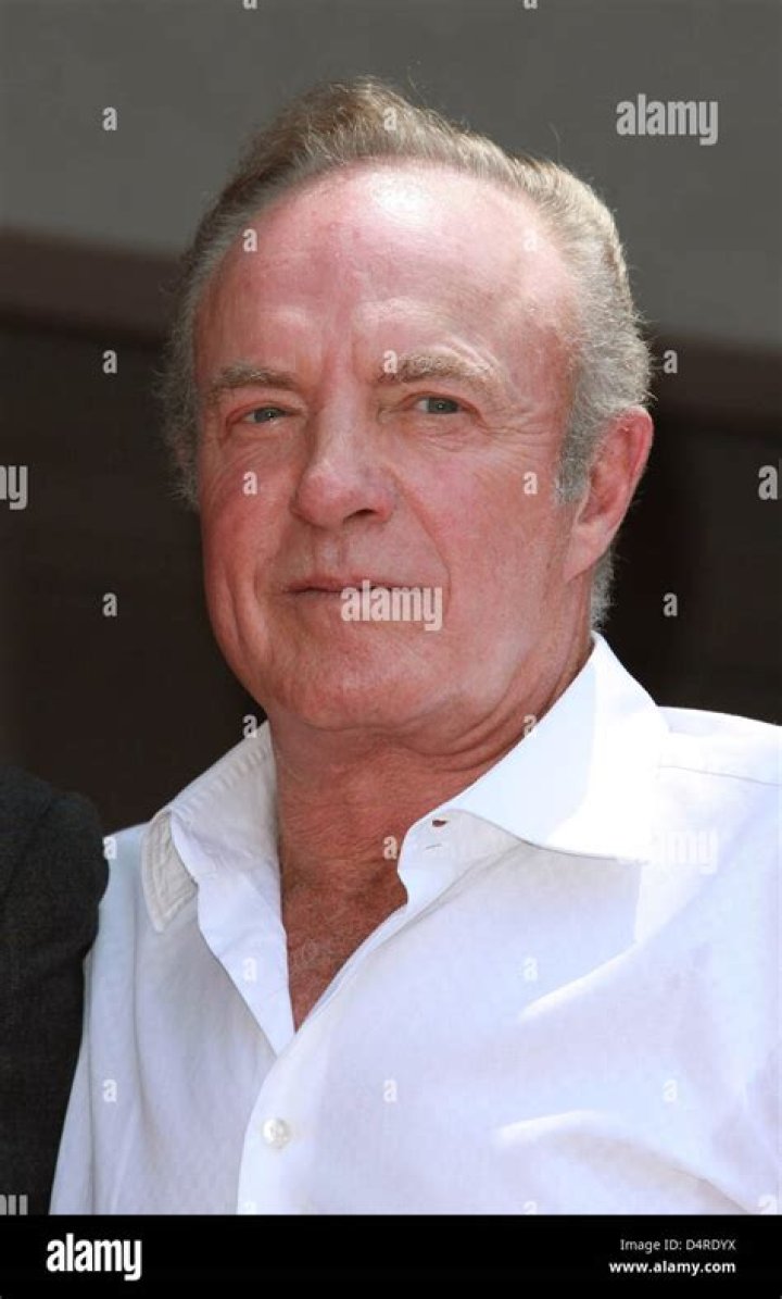 U.S actor James Caan poses after being awarded with the Vermeil Paris medal, at the Paris city Hall, in Paris James Caan, Paris, France - 06 Dec 2018